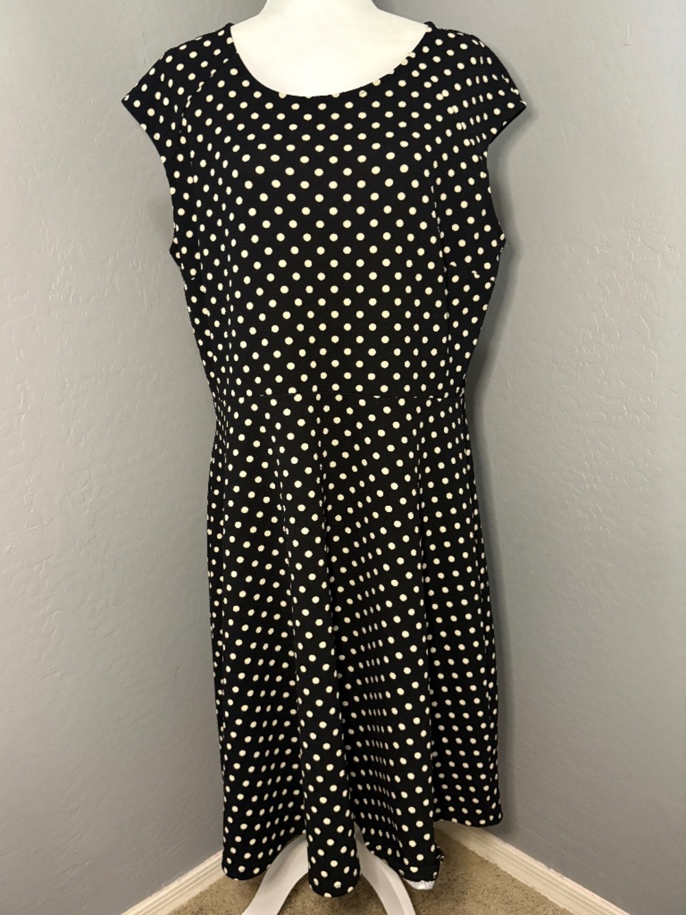Gilli Black/Cream Sleeveless A-line Polka Dot Swing Dress